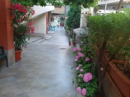 Otel тихия кът 2*